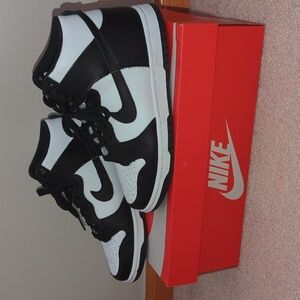 ‘PANDA’ NIKE DUNK HI RETRO SNEAKERS